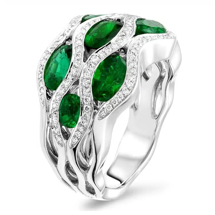 Jewelry Retouching Visual 2026